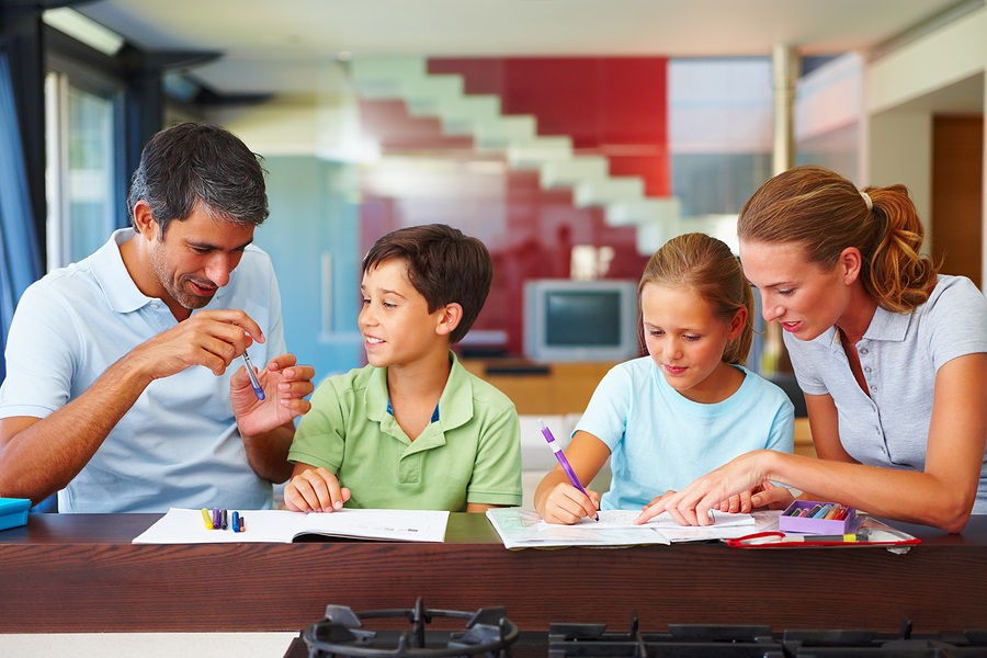 los-padres-de-familia-juegan-un-papel-importante-en-la-escuela-de-sus-hijos